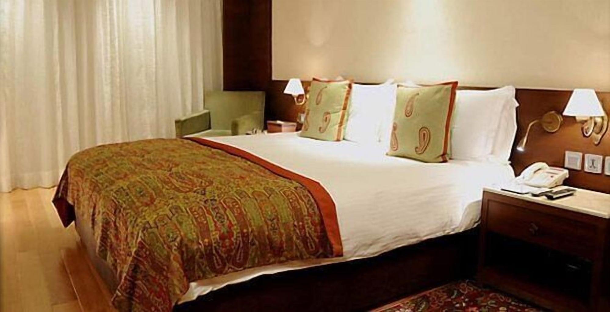 The Lalit Grand Palace Srinagar Ngoại thất bức ảnh
